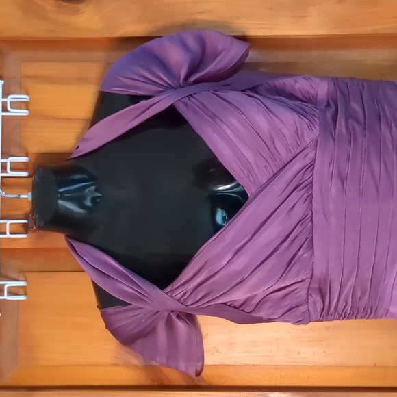 BELSOIE* prom gown size 10, lavender grape EUC. Chiffon sleeves, lined, boning - Picture 2 of 10